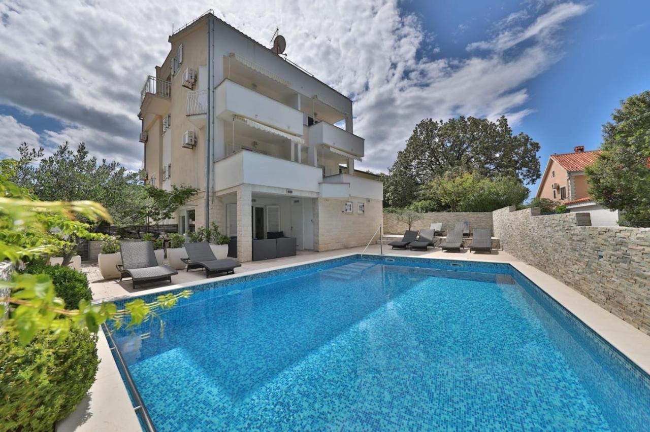 Seaside Apartments With A Swimming Pool Okrug Donji, Ciovo - 5244 Donji Okrug  Zewnętrze zdjęcie